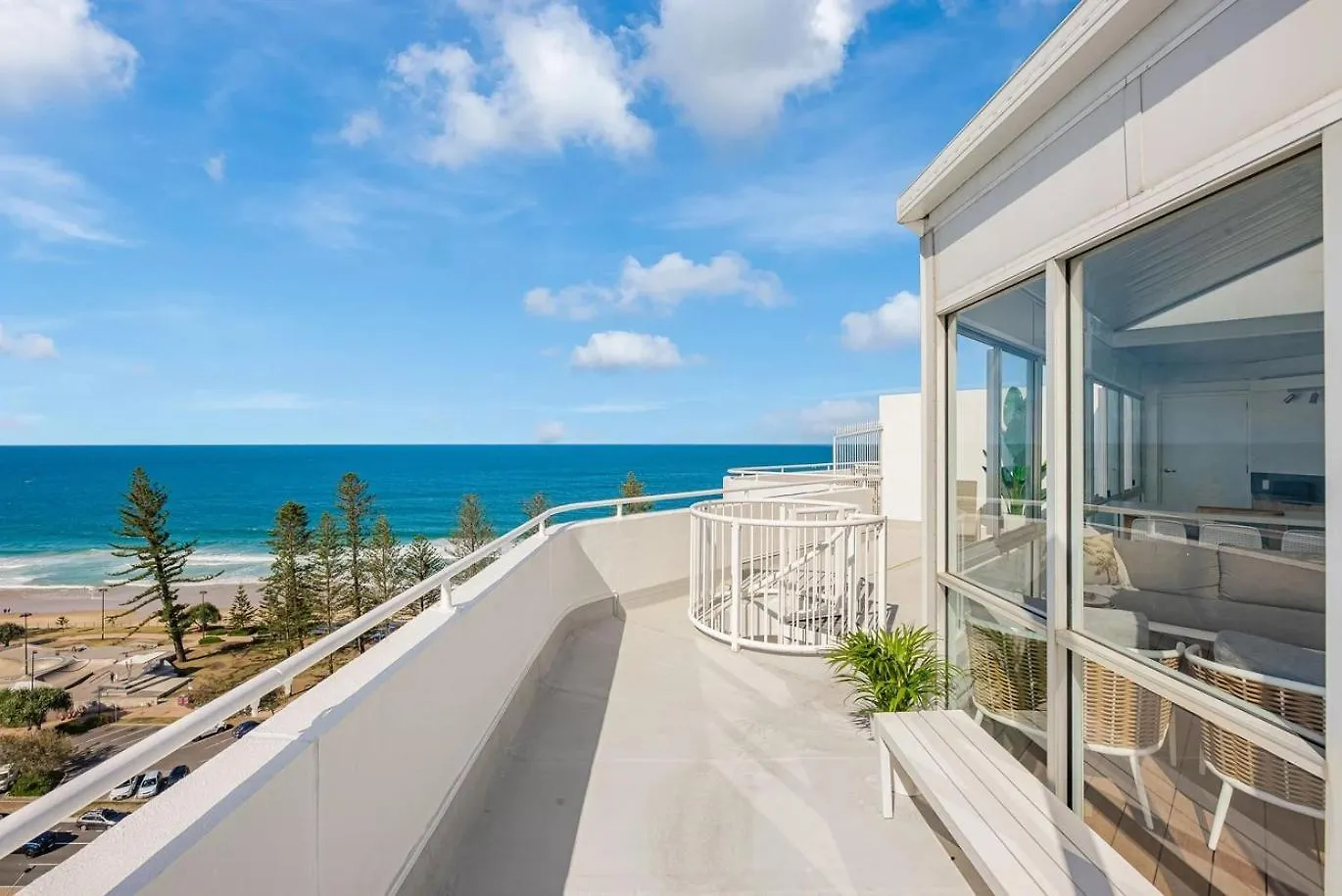 Aparthotel Mandolin Beachfront Resort Alexandra Headland