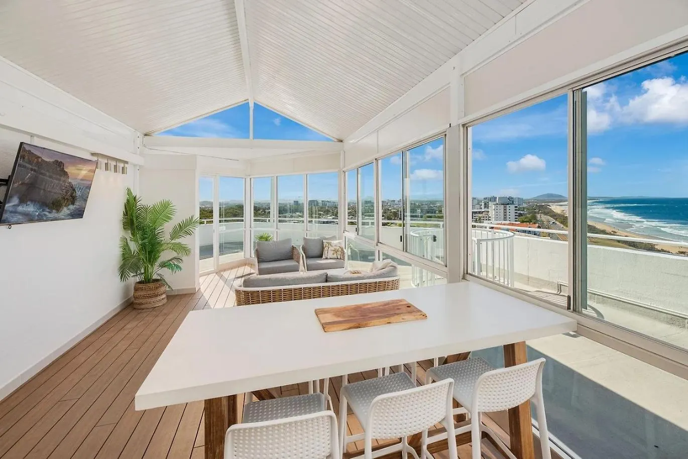 Mandolin Beachfront Resort Alexandra Headland Aparthotel
