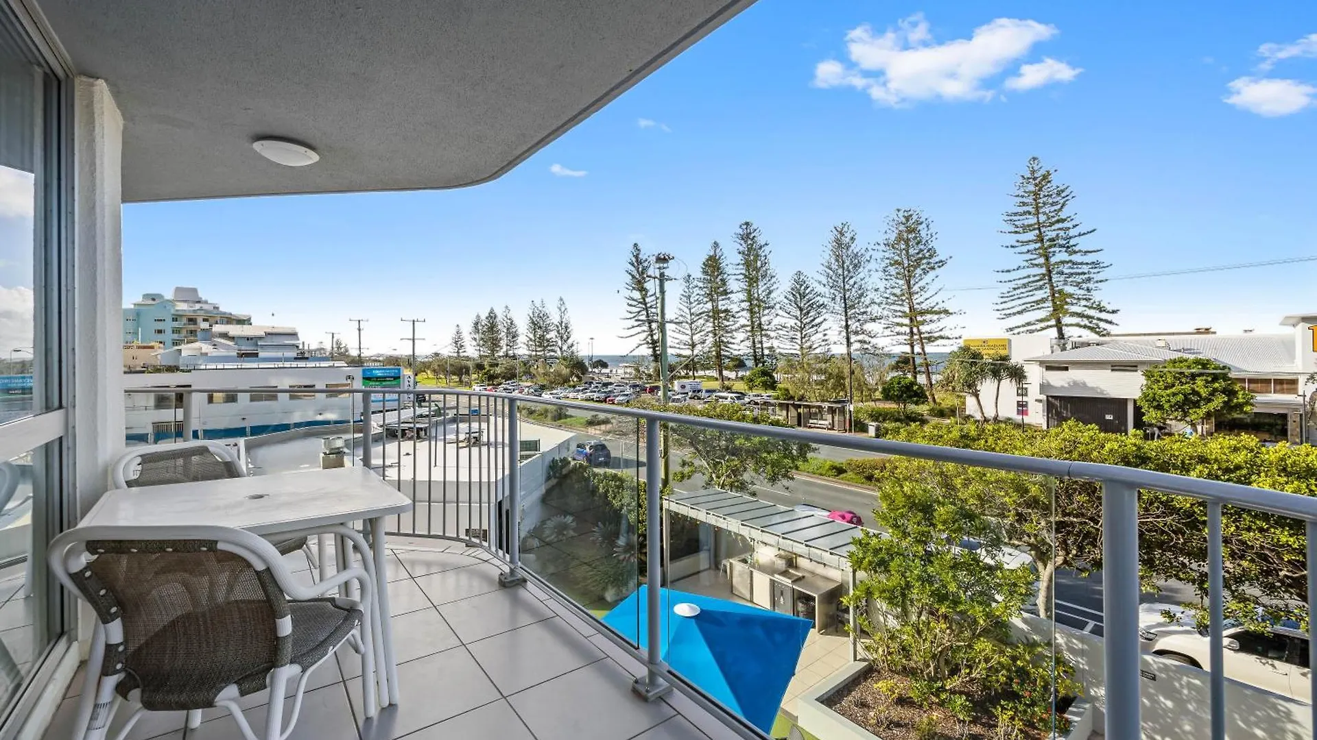 Aparthotel Mandolin Beachfront Resort Alexandra Headland