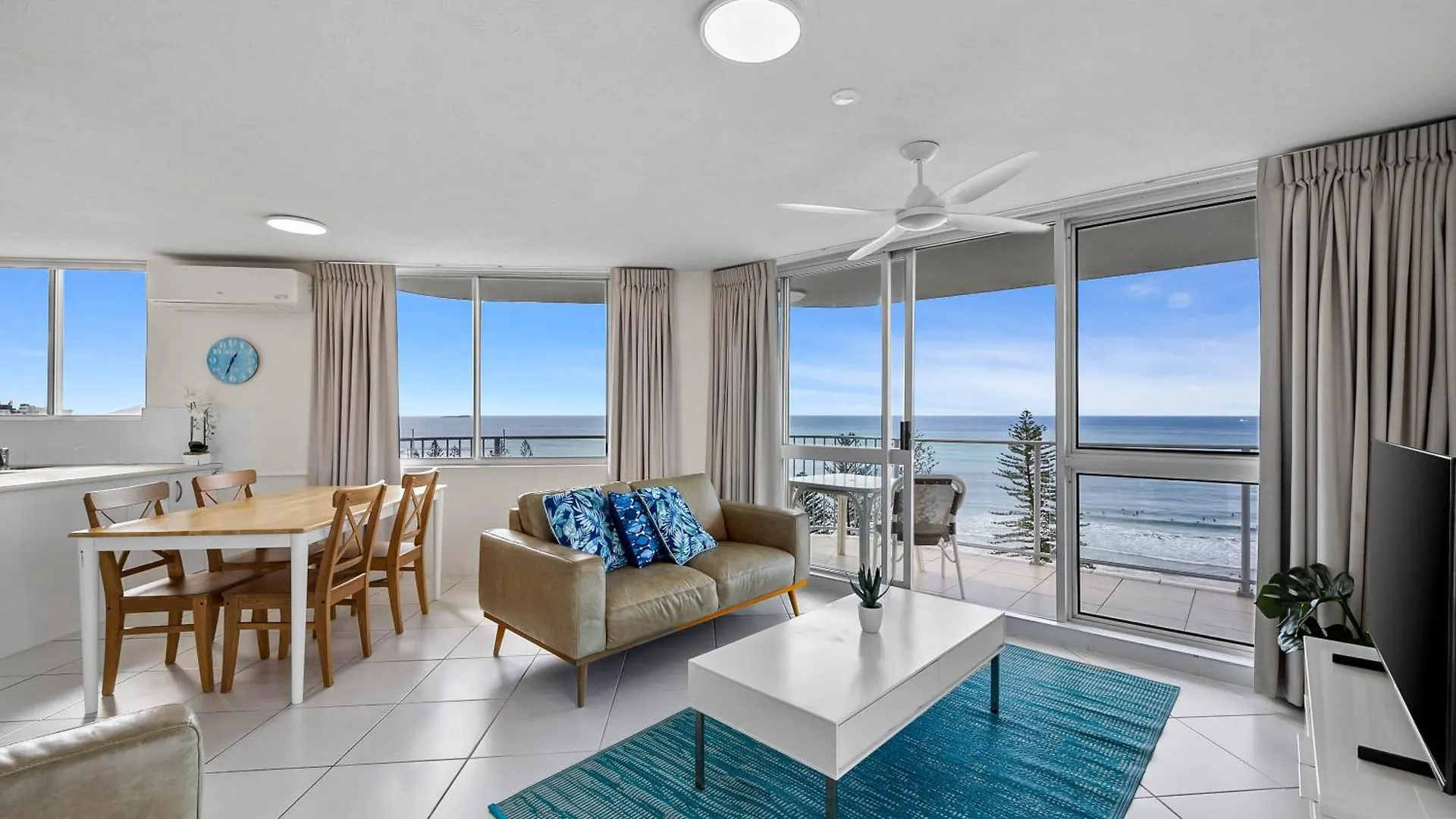 Aparthotel Mandolin Beachfront Resort Alexandra Headland